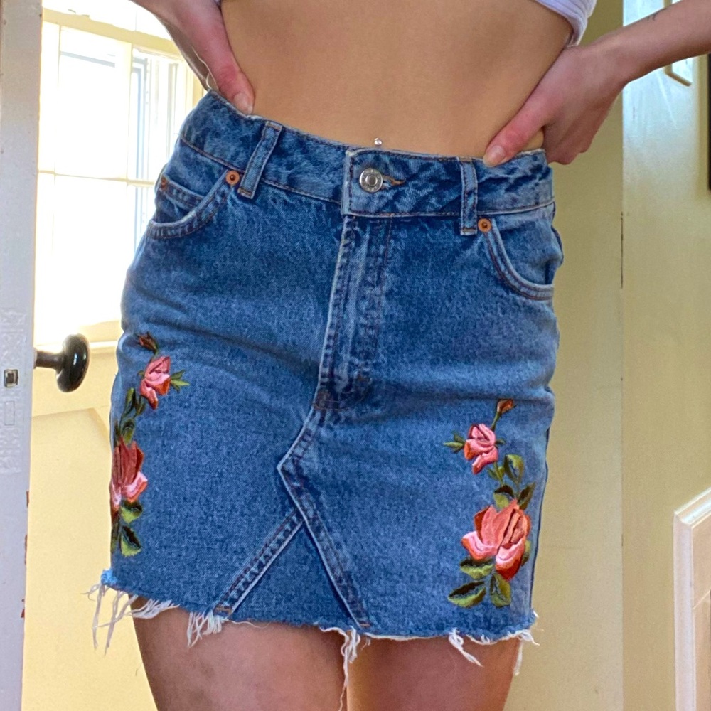 Topshop MOTO Blue Denim Floral Embroidered Skirt